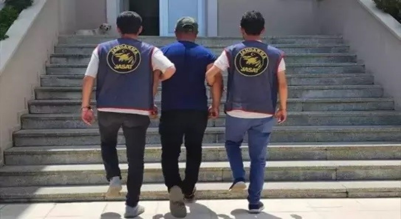 Adanada 25 yıl 6 ay kesinleşmiş hapis cezasıyla aranan hükümlü yakalandı