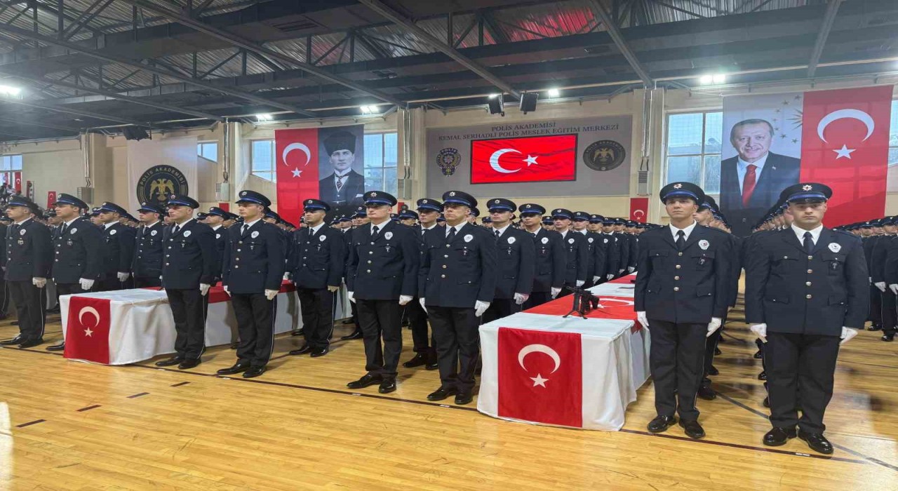 Adanada 323 polis adayı yemin ederek mezun oldu