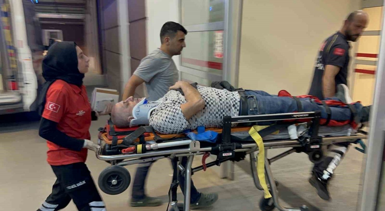 Adıyamanda motosiklet devrildi: 1 yaralı