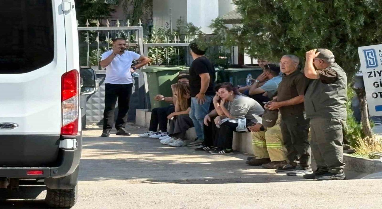 Adli Tıp önünde ailelerin acı bekleyişi sürüyor