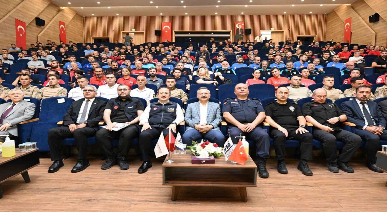 AFAD ve Eskişehir Valiliğinden ortak proje ile gönüllü ekipler sertifikalandı