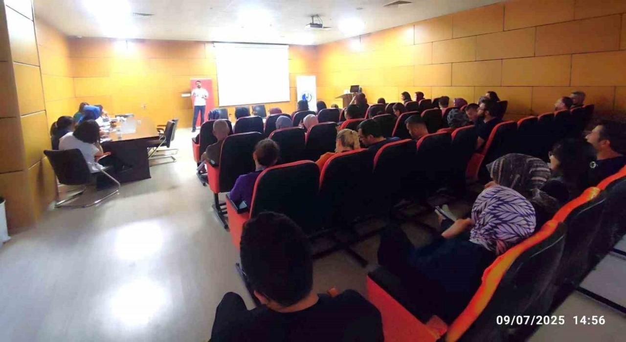 Afyonkarahisar Devlet Hastanesinde tıbbi cihaz güvenliği eğitimi