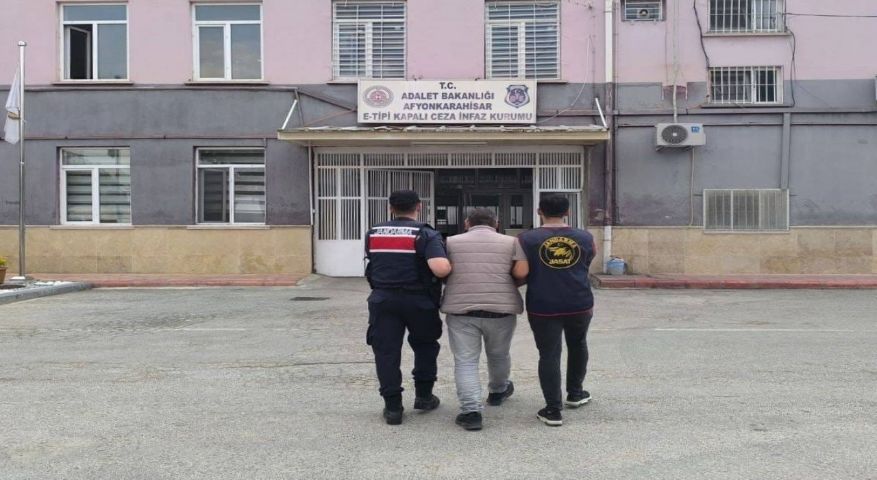 Afyonkarahisarda 16 yıl 3 ay hapis cezasıyla aranan şahıs yakalandı