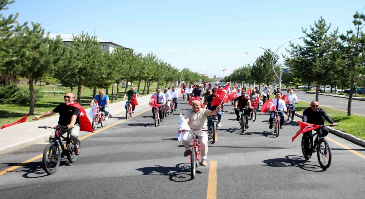 Ağrıda 15 Temmuz anısına bisiklet turu düzenlendi