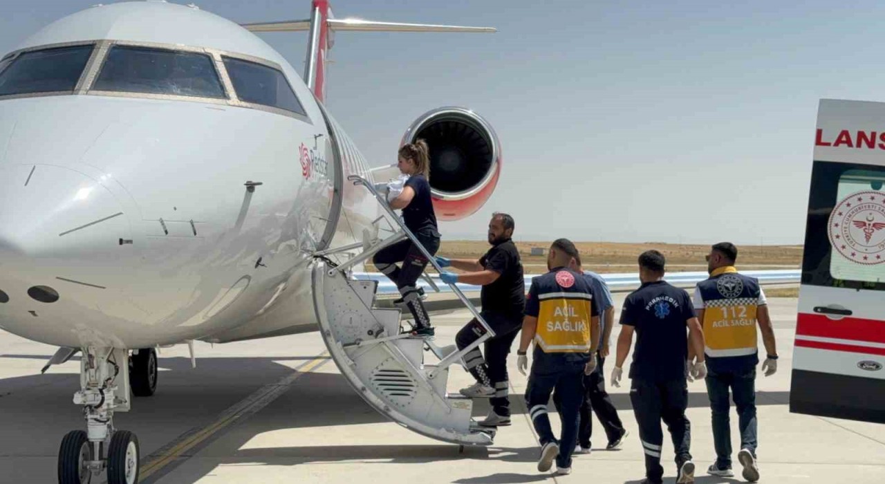 Ağrıda prematüre doğan bebek, uçak ambulansla sevk edildi