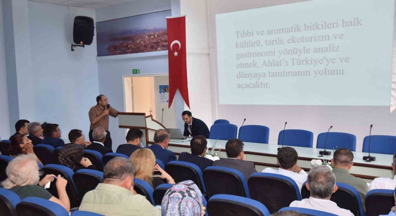 Ahlat Bölgesi Yatırım, İstihdam ve İnovatif İş Geliştirme Çalıştayı başladı