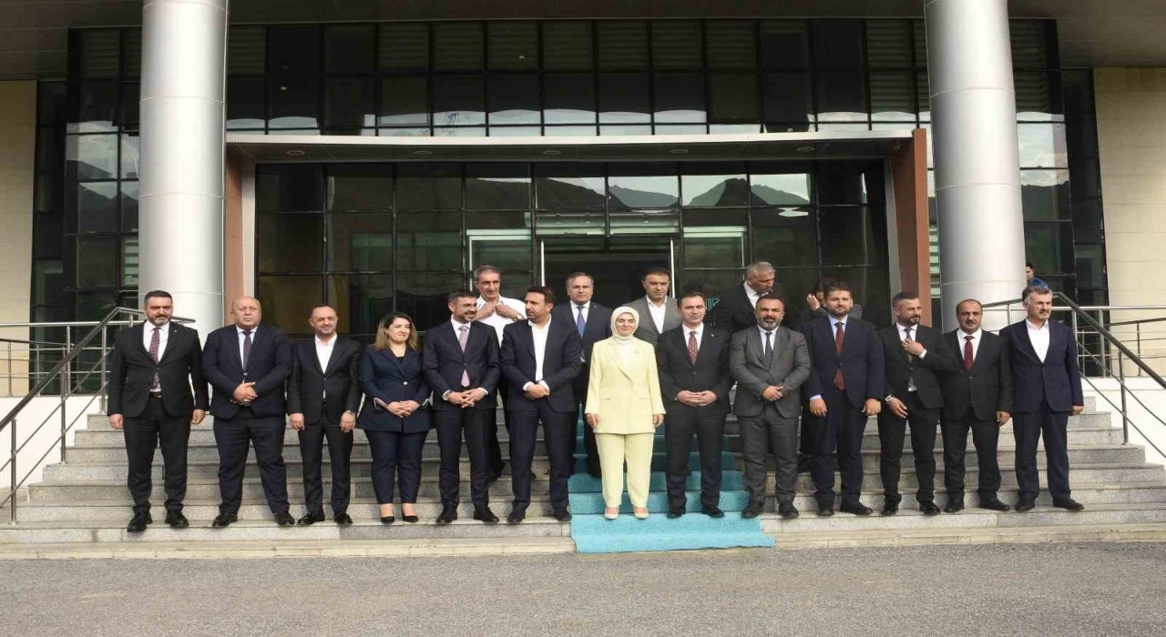 Aile ve Sosyal Hizmetler Bakanı Göktaşın Bitlis ziyareti