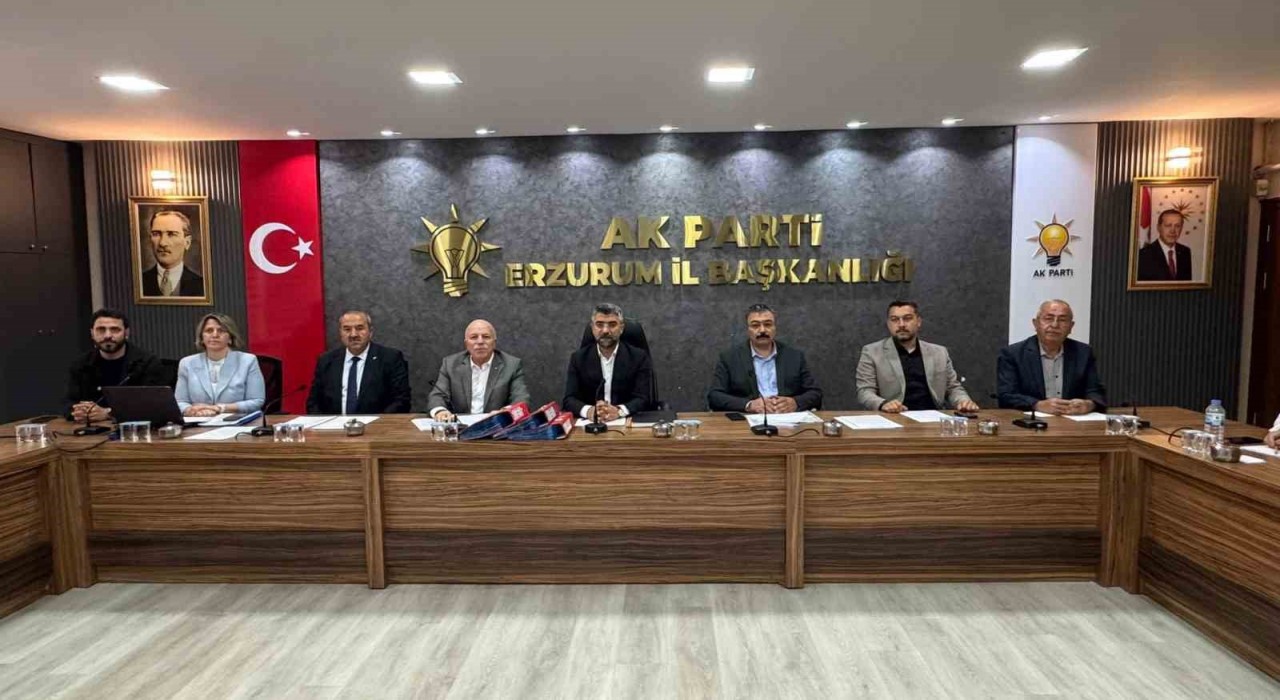 AK Parti Grubu, Küçükoğlu ve Sekmen ile bir araya geldi