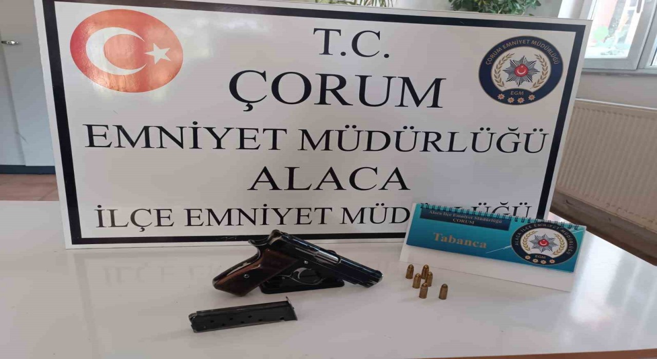 Alacada trafik denetiminde ruhsatsız silah ele geçirildi
