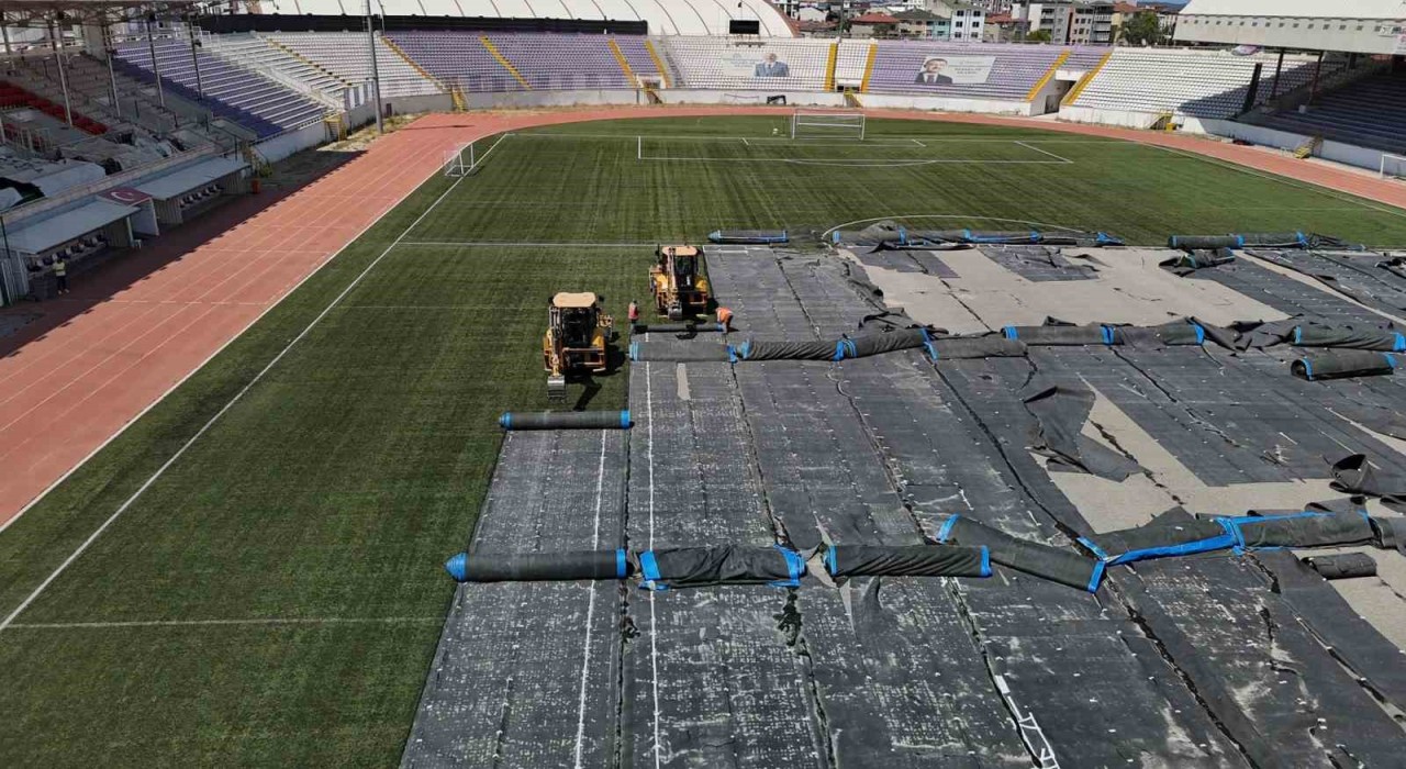 Alaettin Kurt Stadyumunda doğal çim dönemi başlıyor