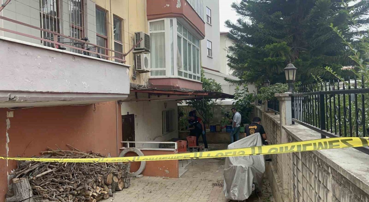 Alanyada evinin önünde ölü bulundu