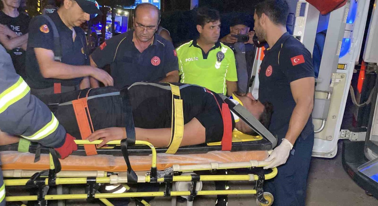 Alkollü ve ehliyetsiz sürücü kaza yaptı: Sürücü ağır yaralı