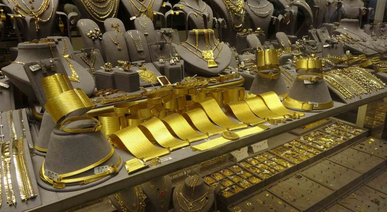 Altını alan değil satan daha fazla