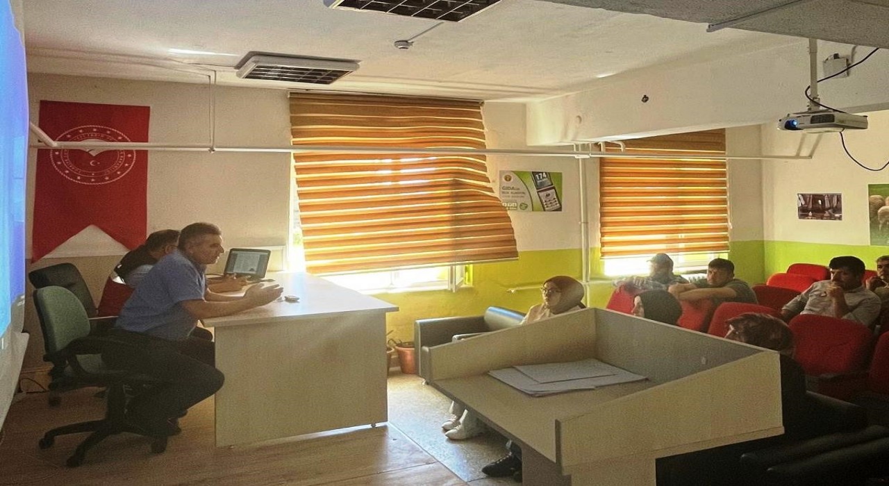 Altıntaşta besi sığırı yetiştiriciliği kursu açıldı