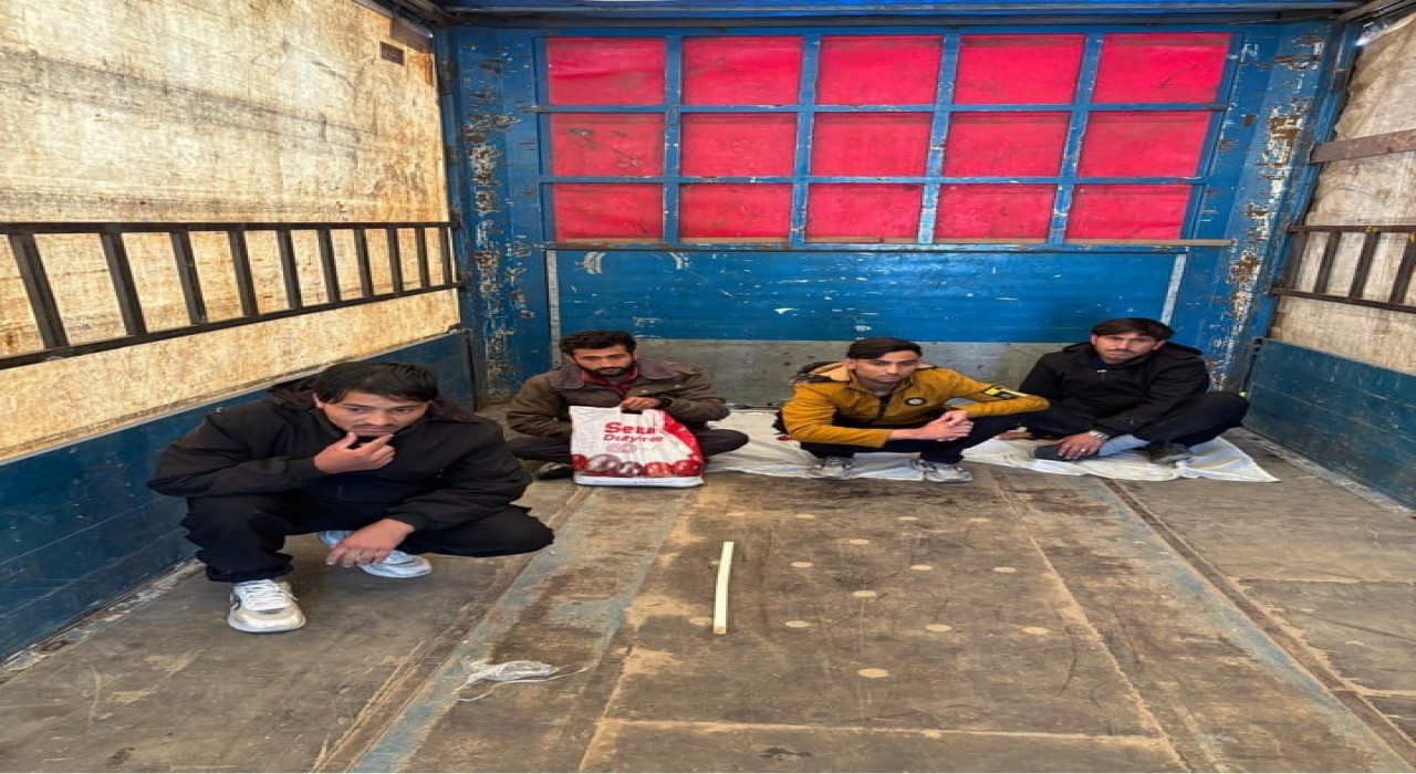 Amasyada tırın dorsesinde 4 kaçak göçmen yakalandı