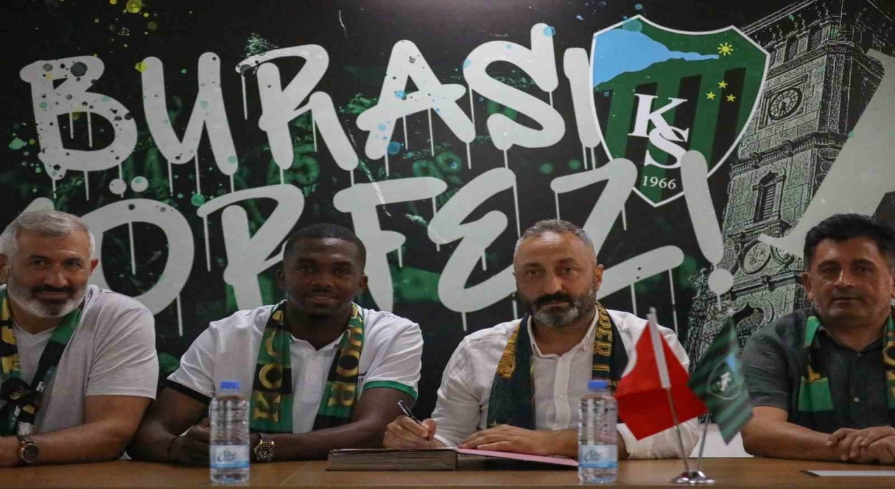 Anfernee Jamal Dijksteel resmen Kocaelisporda
