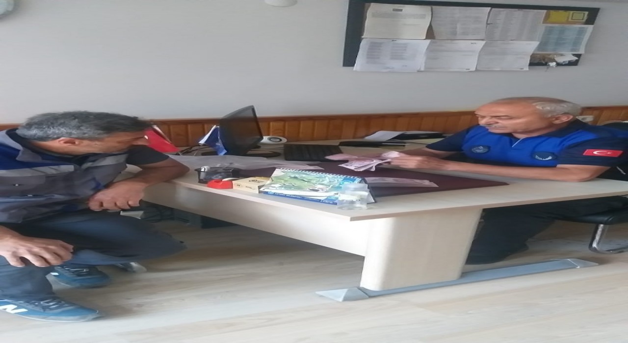 Ankarada ATMde bulunan 40 bin lira sahibine teslim edildi