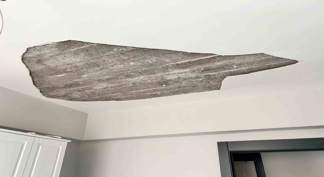 Ankarada bebek, çöken tavan sıvasından saniyelerle kurtuldu