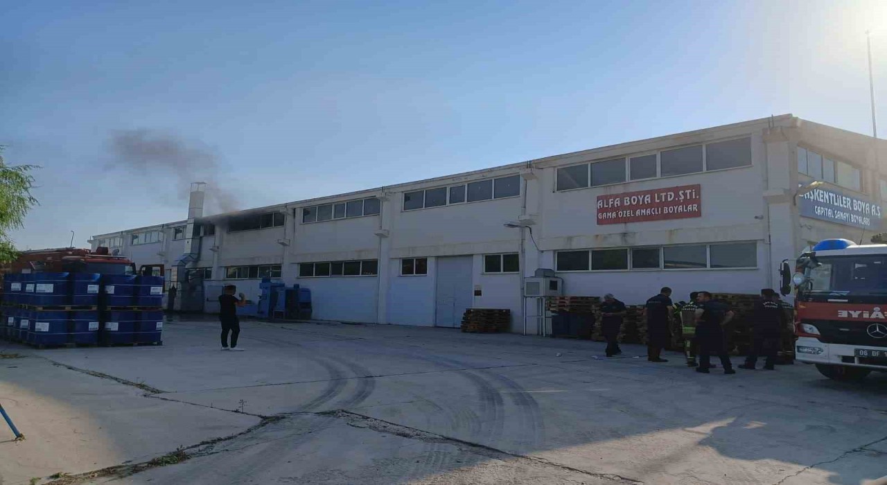 Ankarada boya fabrikasındaki yangın kontrol altına alındı