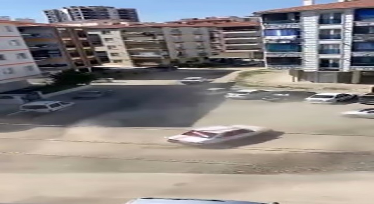 Ankarada drift atan sürücü ortalığı birbirine kattı