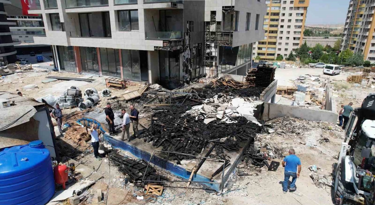 Ankarada inşaat yangını paniğe neden oldu