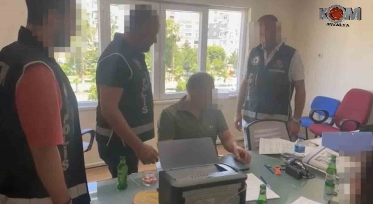 Antalyada rüşvet operasyonu: 2si müfettiş 3 kişi tutuklandı