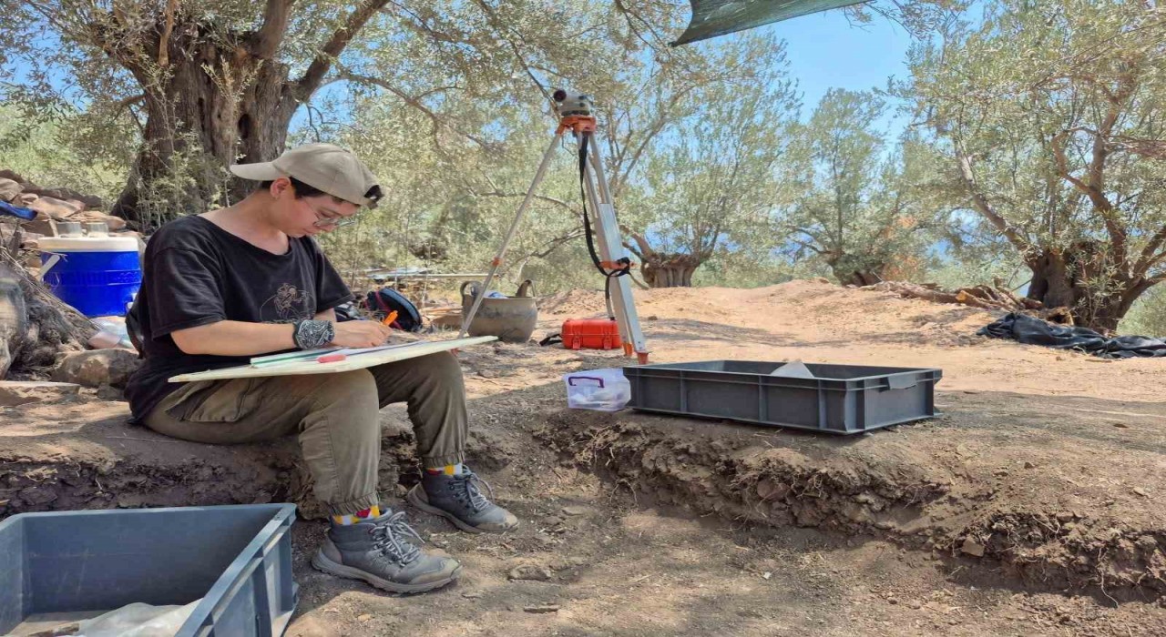 Antandros Antik Kentinde kavurucu sıcaklıklara rağmen kazı çalışmaları sürüyor