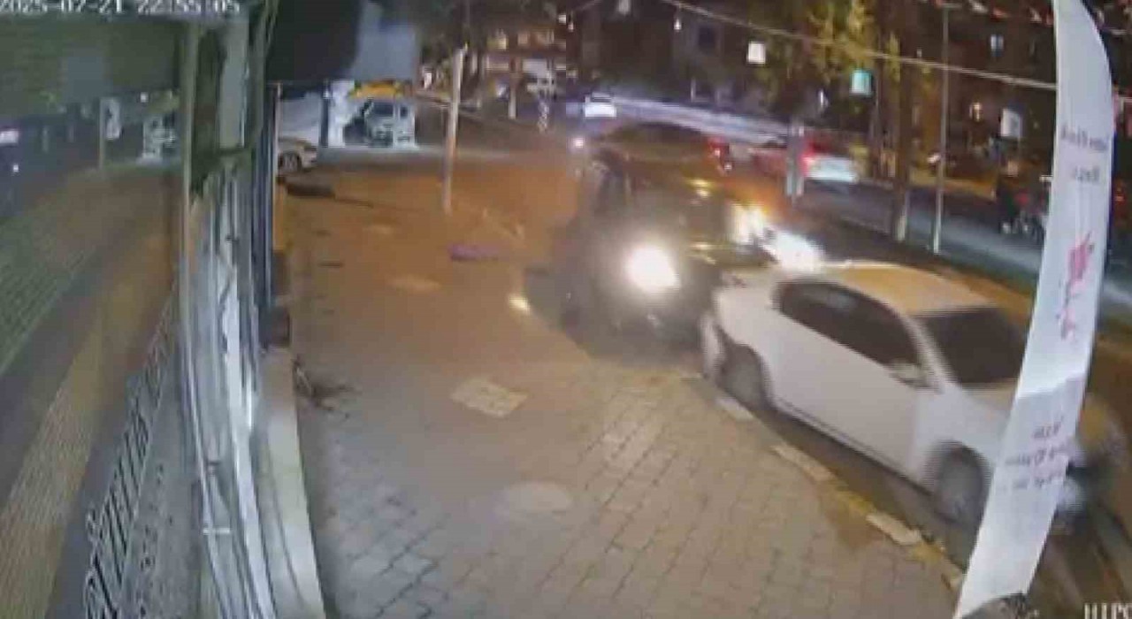 Aracına binmek istediği esnada saniyelerle ölümden döndü: O anlar kamerada