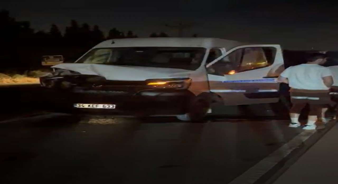 Arnavutköyde başıboş manda zincirleme kazaya neden oldu: Manda telef oldu 3 kişi yaralandı