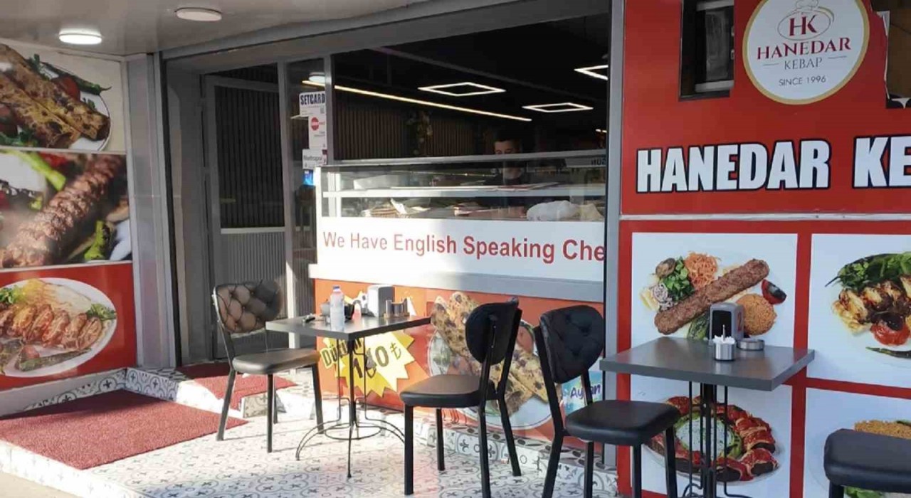 Arnavutköyde dışarıda yemek yedi, hesabı ödemeden kaçtı