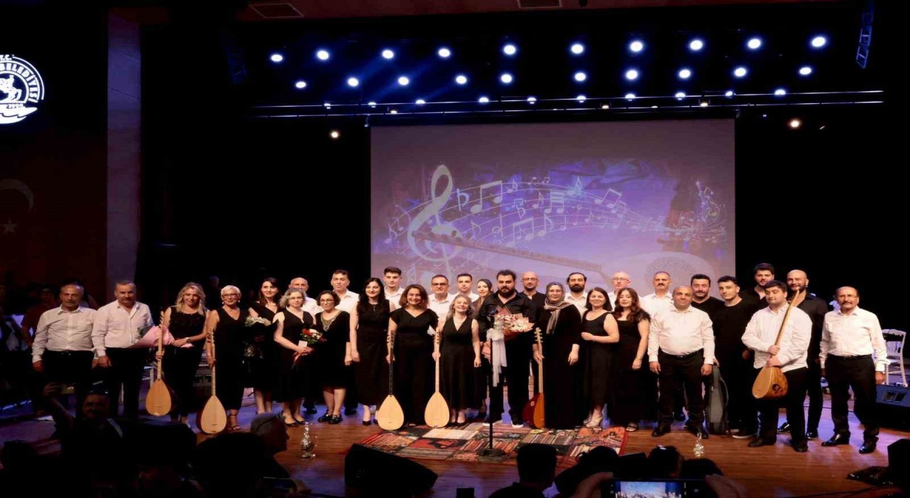 Atakumda Bağlama Dinletisi ve Solistler Geçidi