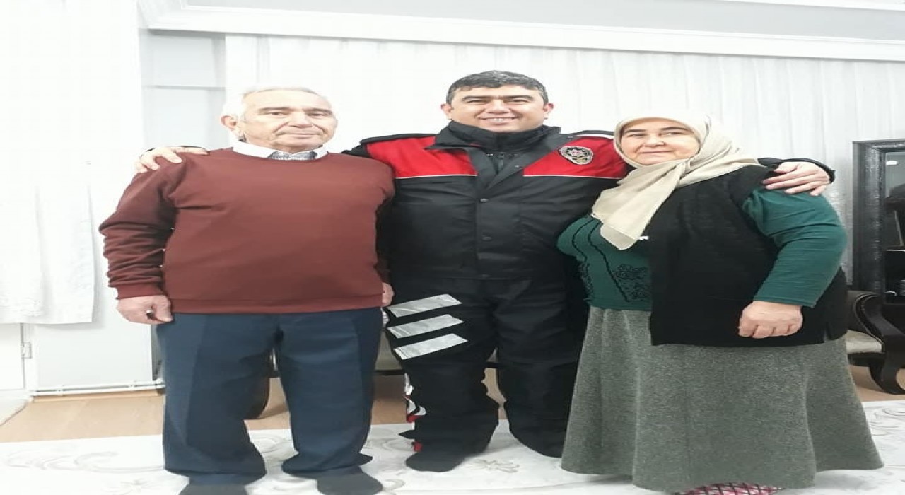 Aydında görev yapan yunus polisi kalbine yenik düştü