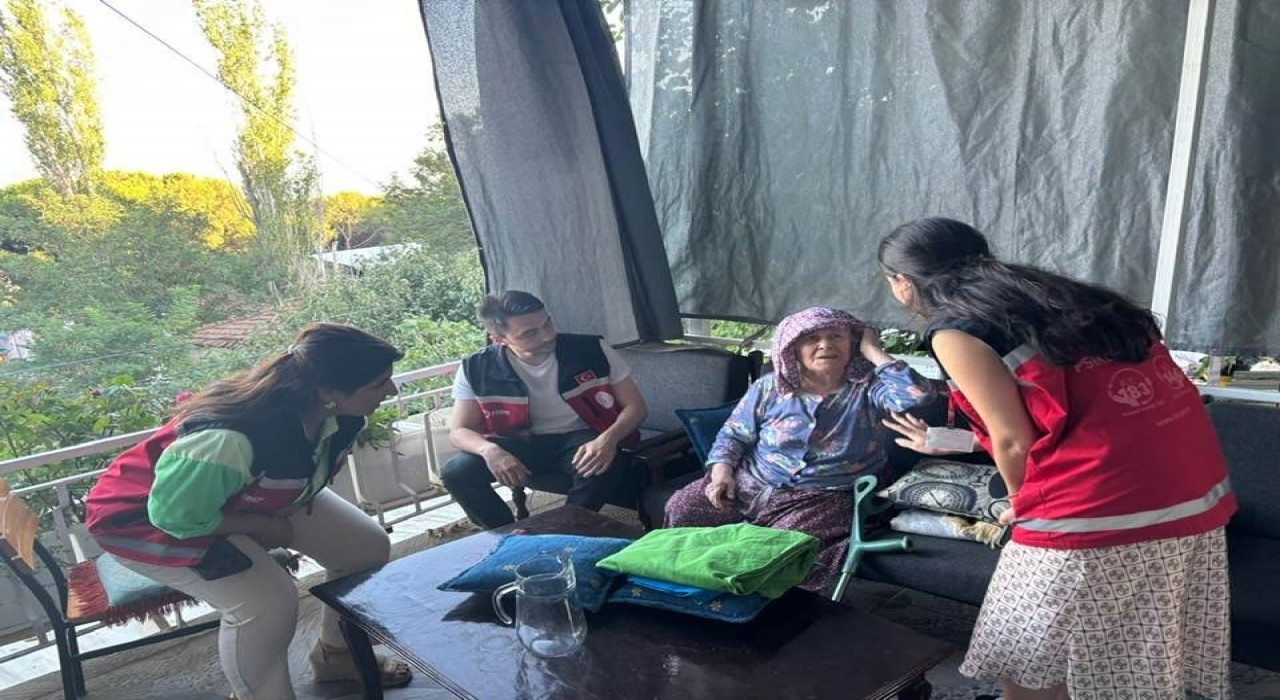 Aydında yangından etkilenen vatandaşlara destek