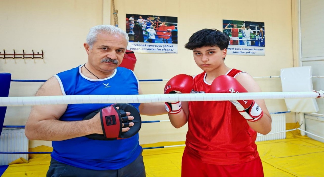 Aygül Özdemirden Elazığa bronz madalya
