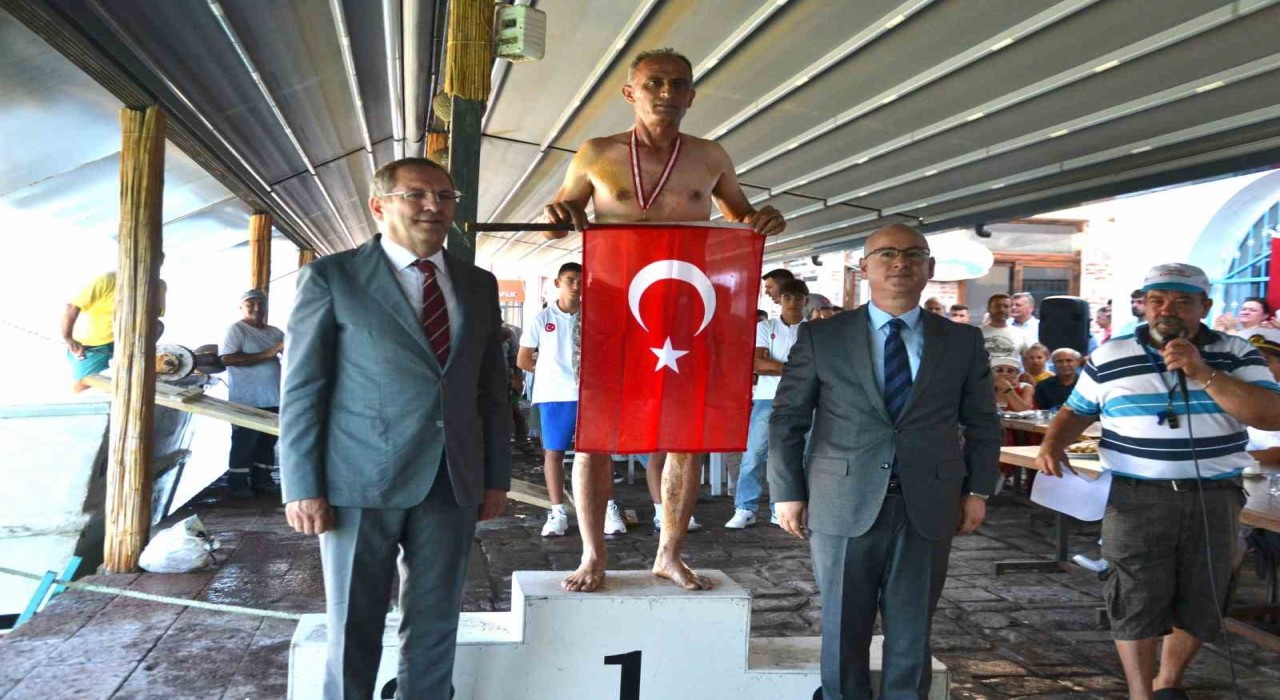 Ayvalıkta 99. Denizcilik ve Kabotaj Bayramı coşkuyla kutlandı