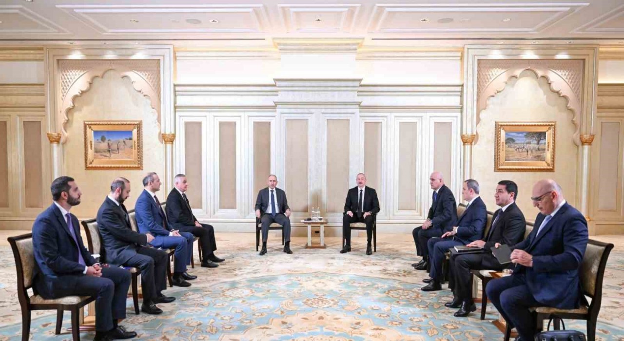 Azerbaycan Cumhurbaşkanı Aliyev ile Ermenistan Başbakanı Paşinyanın görüşmesi başladı