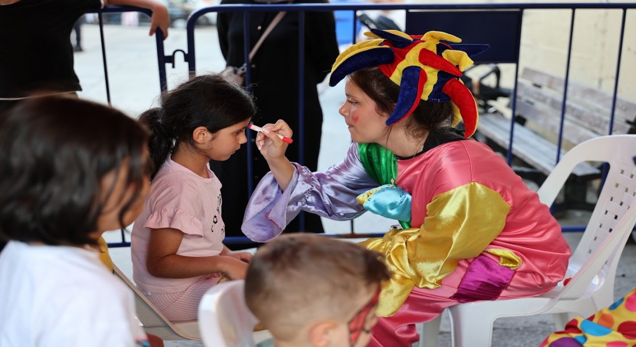 Bağcılarda yaz akşamları belediyenin etkinlikleri ile dolu dolu yaşanıyor