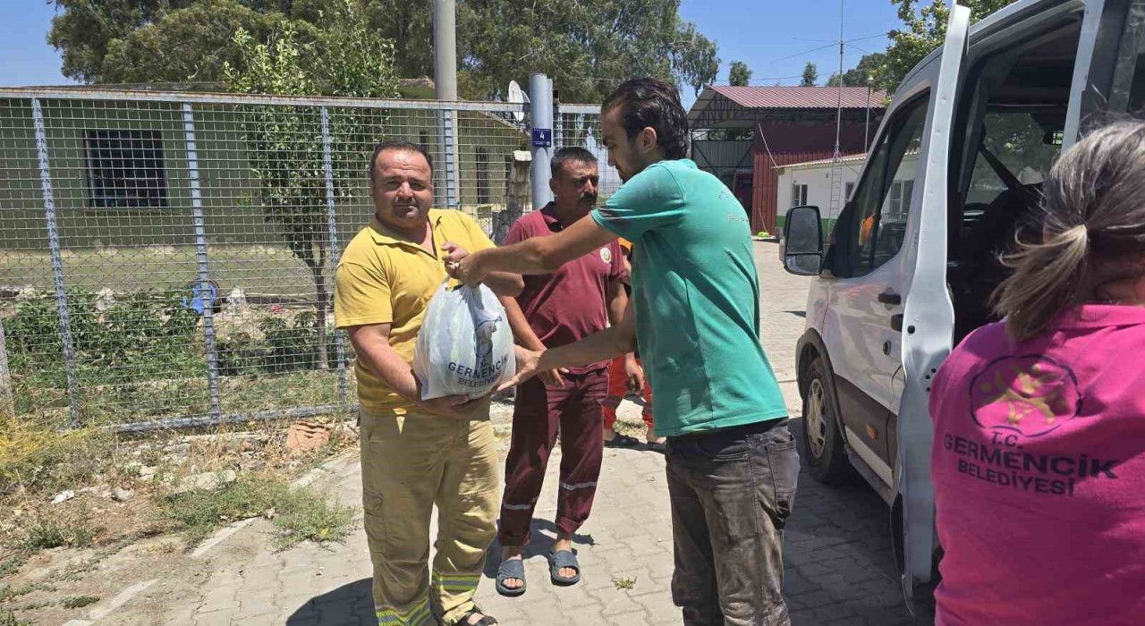 Bağışlanan karpuzlar Germencikte dağıtıldı