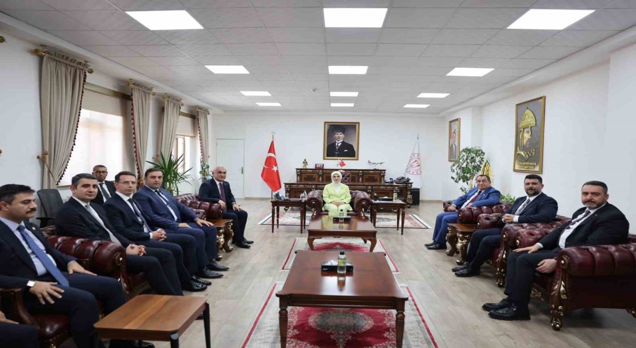 Bakan Göktaş: Şehitlerimizin emanetine sahip çıkmak en büyük sorumluluğumuz