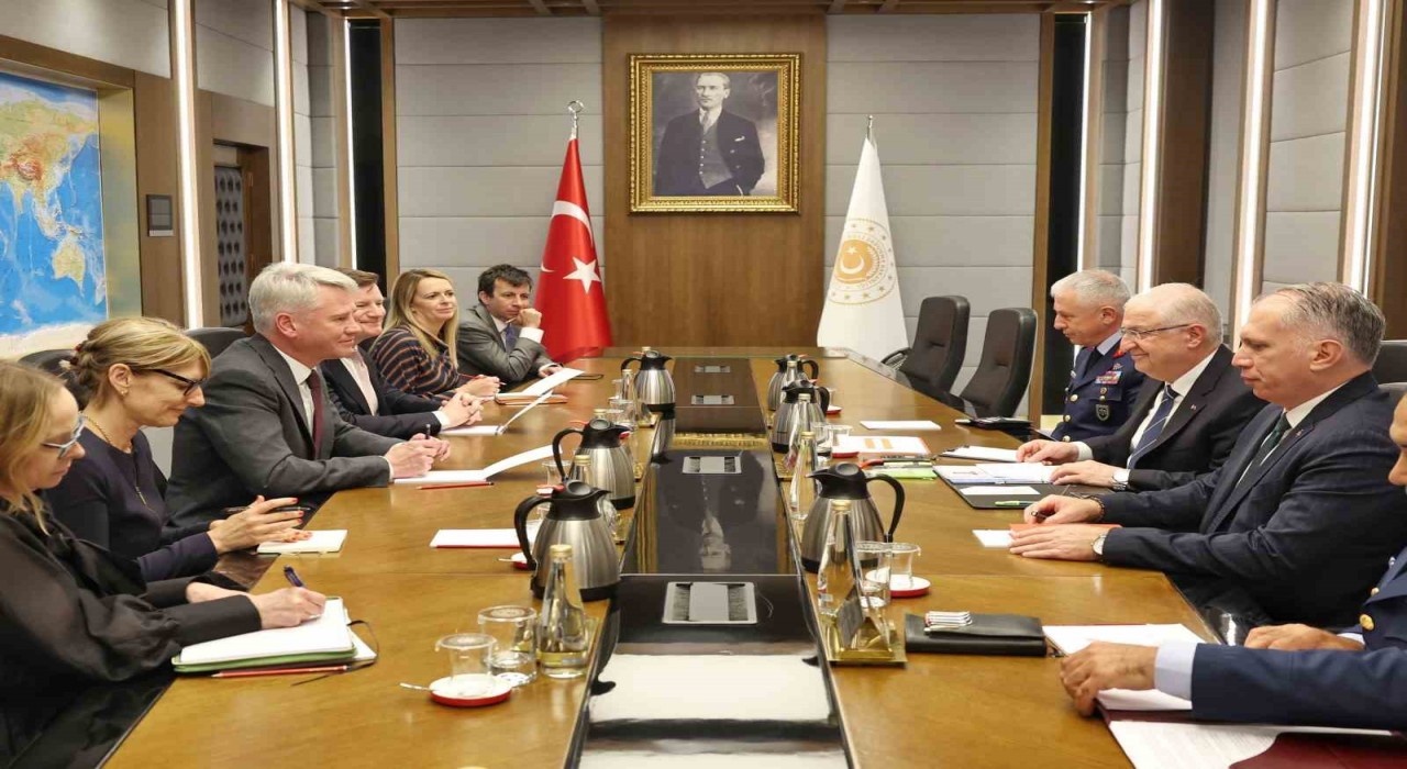 Bakan Güler, BAE Systems Genel Müdürü Woodburn ve İngiltere Büyükelçisi Morrisi kabul etti