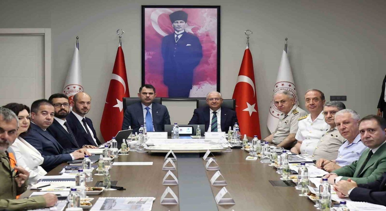 Bakan Güler ve Kurumdan Ay Yıldız projesine ilişkin toplantı