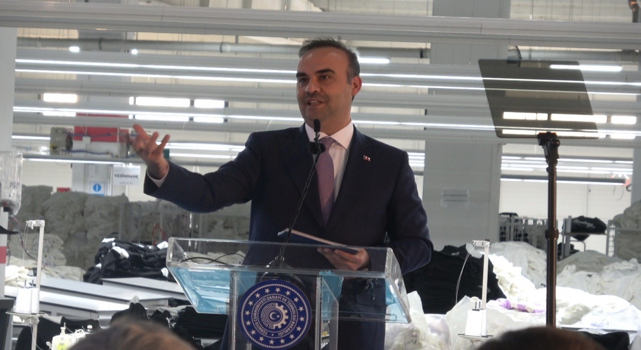 Bakan Kacır: Suriyeyi yeniden ayağa kaldıracağız