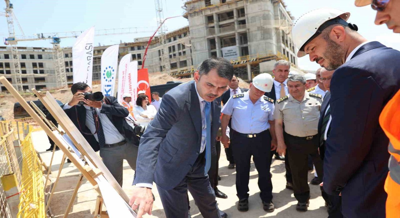 Bakan Kurum ve Bakan Gülerden Ay Yıldız Yerleşkesinde inceleme