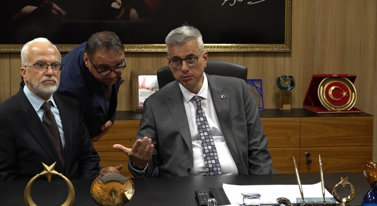 Bakan Memişoğlu, Eskişehirde tedavi gören yaralı orman işçisini ziyaret etti