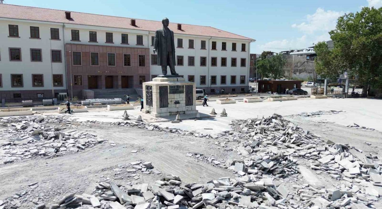 Bakan talimat verdi, Kapalı Çarşı için iyileştirme süreci başladı