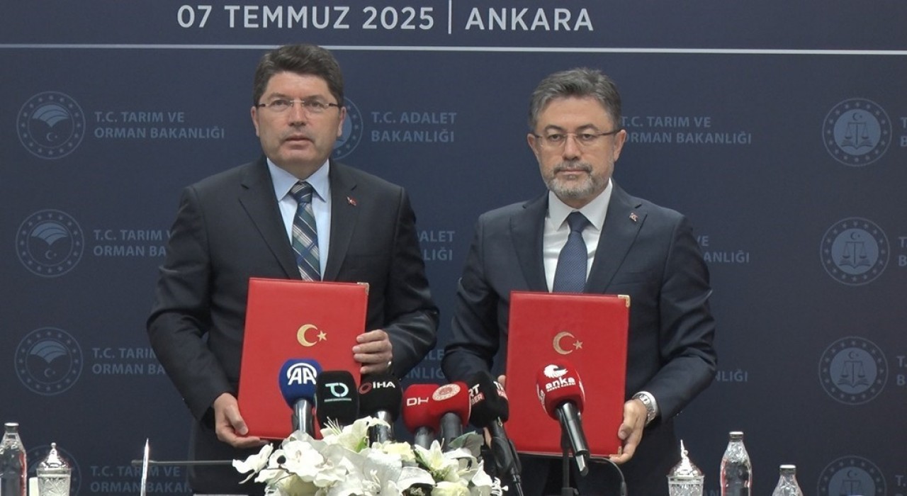 Bakan Tunç: Dikkat ve tedbirsizlik sebebiyle orman yangınına sebebiyet verildiğinde 3 yıla kadar hapis cezası söz konusu