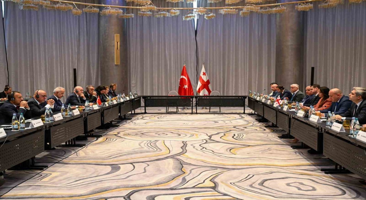 Bakan Uraloğlu, Hükümetlerarası Karma Ekonomik Komisyonu 6. Dönem Toplantısına katıldı