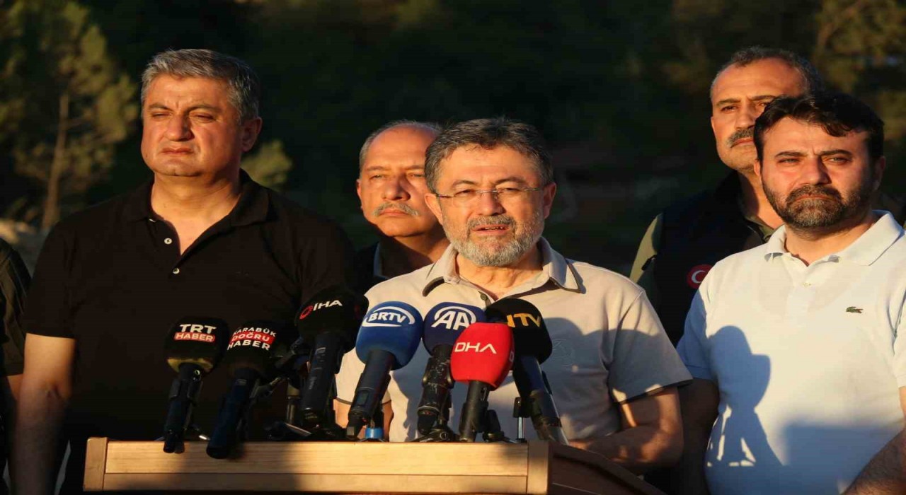 Bakan Yumaklı: Herkes bu savaşta yeşil vatan için mücadele ediyor, bu yangınlar da sönecek, kimsenin şüphesi olmasın