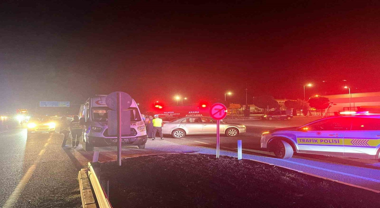 Balıkesirde çift taralı trafik kazası, 4 yaralı