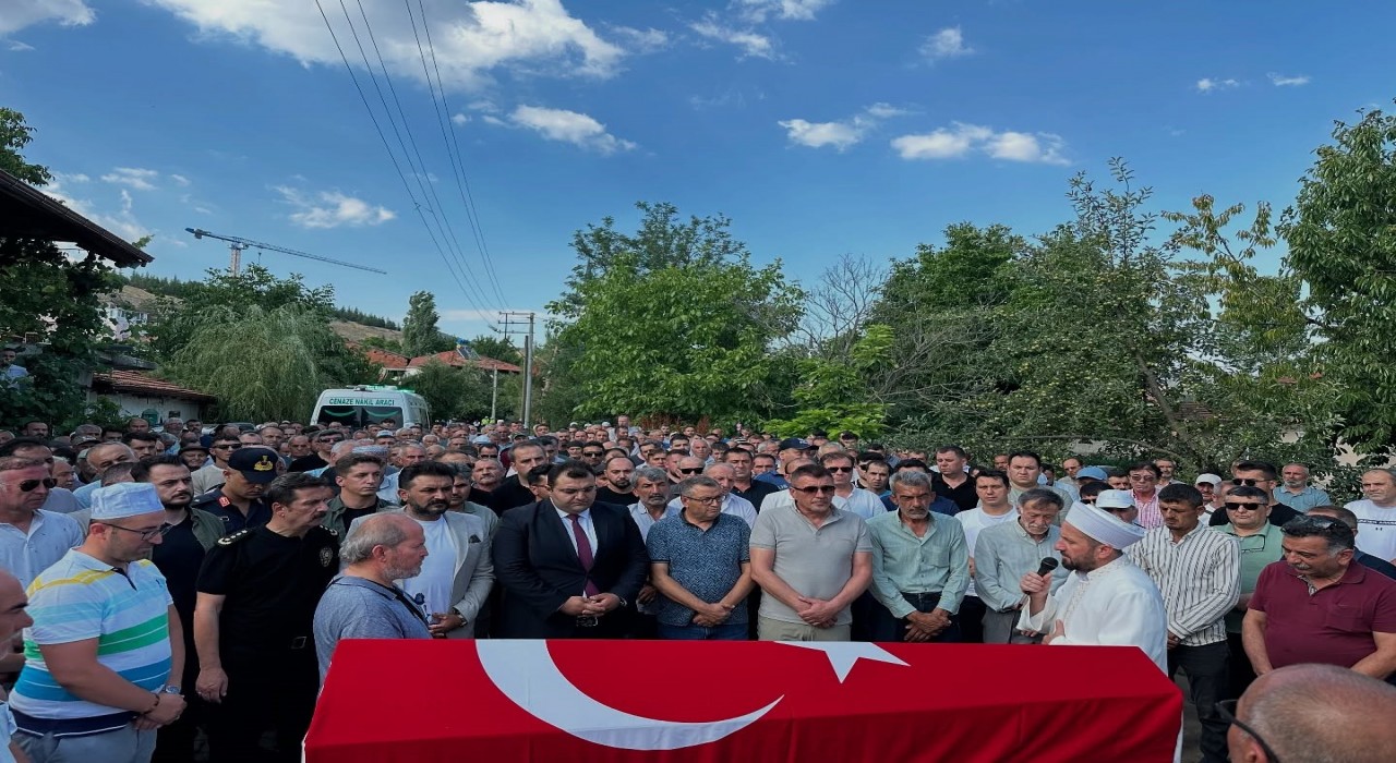 Balıkesirde kalp krizi sonucu vefat eden polis Simavda toprağa verildi